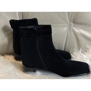 EUC Stuart Weitzman Boots Size 9 Black Gore-Tex